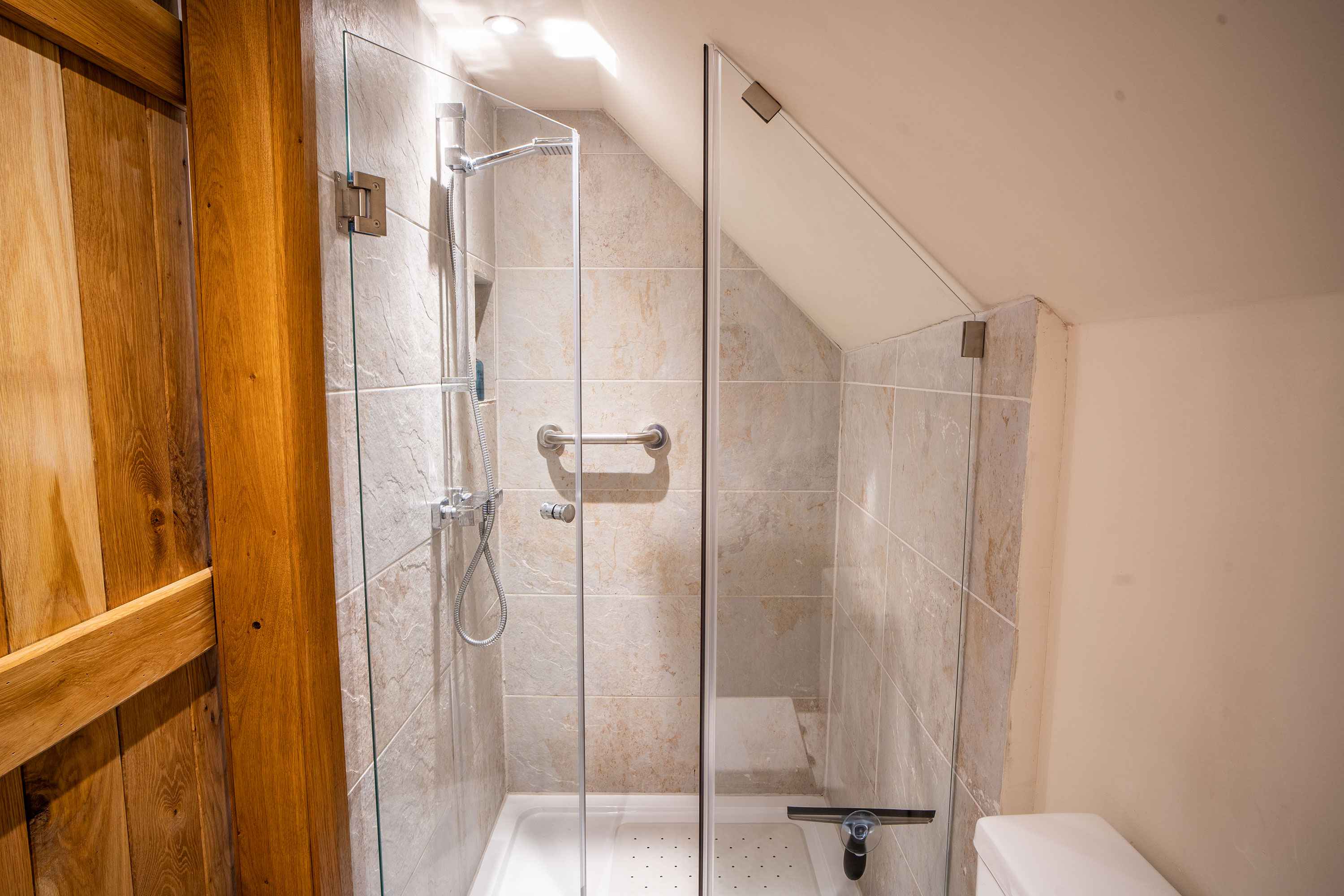https://www.cotswoldcottageholidays.co.uk/media/images/MarchHareCottage14.original.jpg