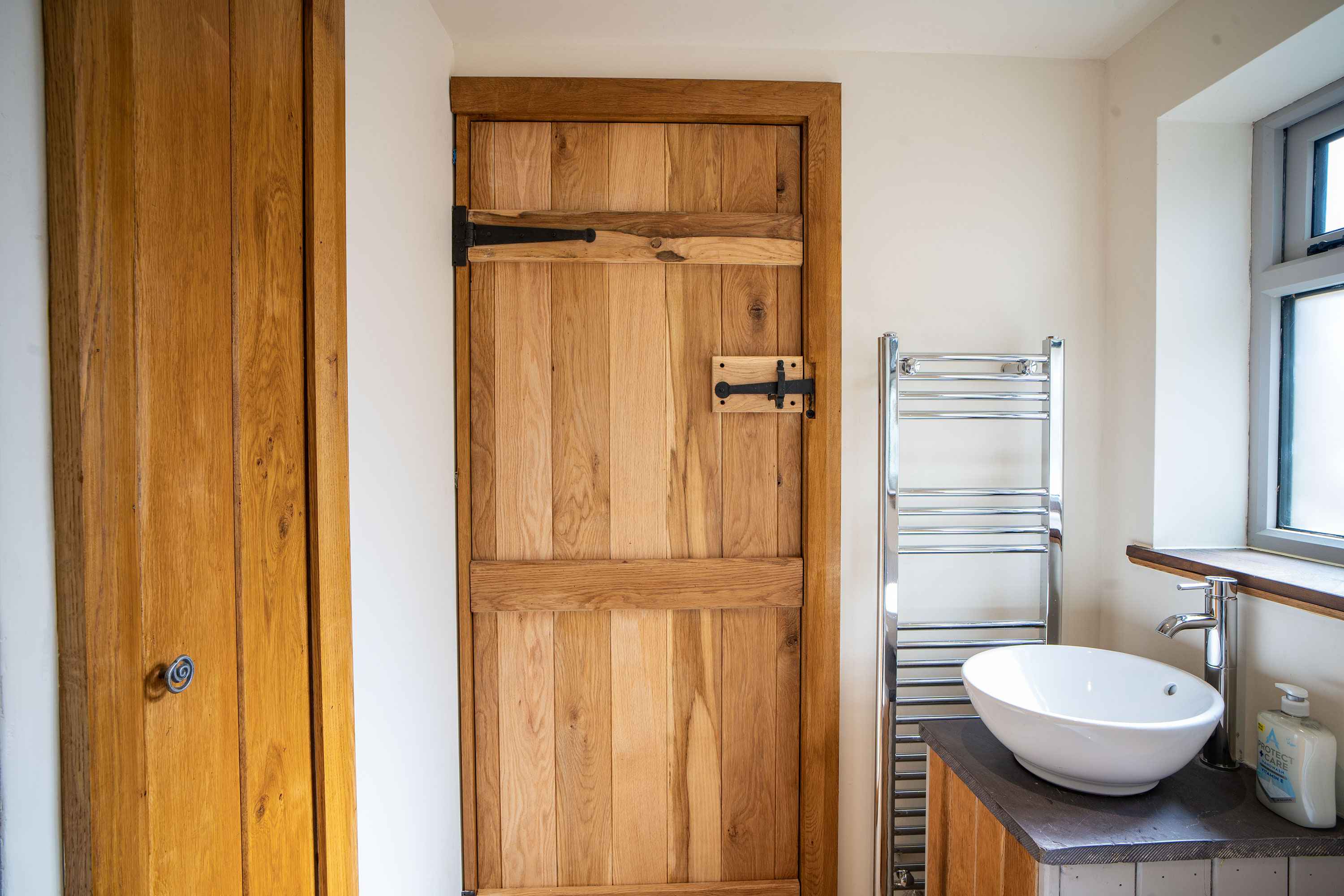 https://www.cotswoldcottageholidays.co.uk/media/images/MarchHareCottage9.original.jpg
