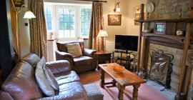 lower-mill-2-cotswolds-broadway-sitting-room-1_1920x1080.jpg